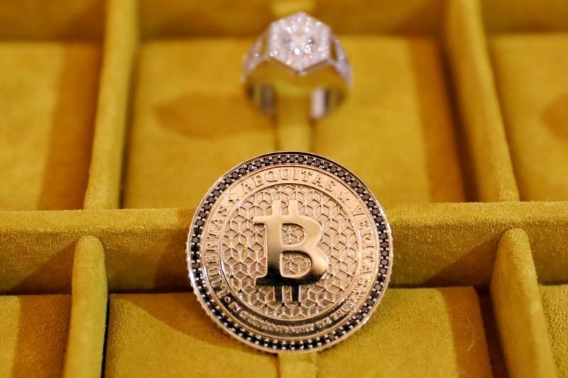 Vàng, Bitcoin không còn là tài sản chống lạm phát - Ảnh 1.
