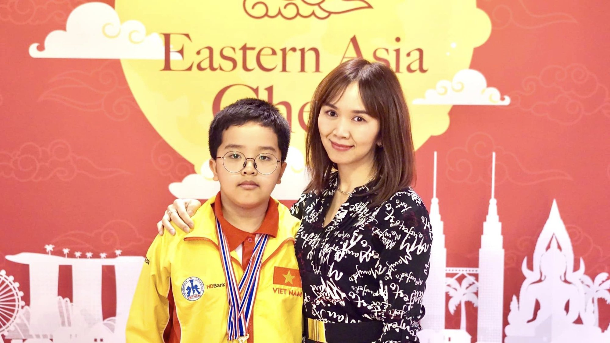 Cậu bé 11 tuổi ở Hà Nội: Không đếm xuể huy chương cờ vua, siêu tiếng Anh và đọc thành thạo lúc 5 tuổi - Ảnh 1.