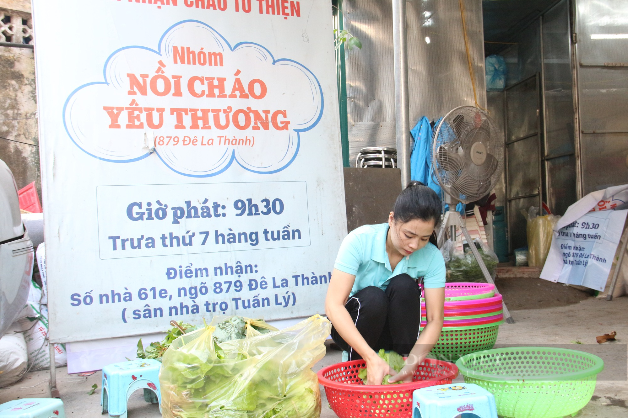 Nhóm Nồi Cháo Yêu Thương trao tặng 400 suất cơm đến bệnh nhân nghèo  - Ảnh 2.