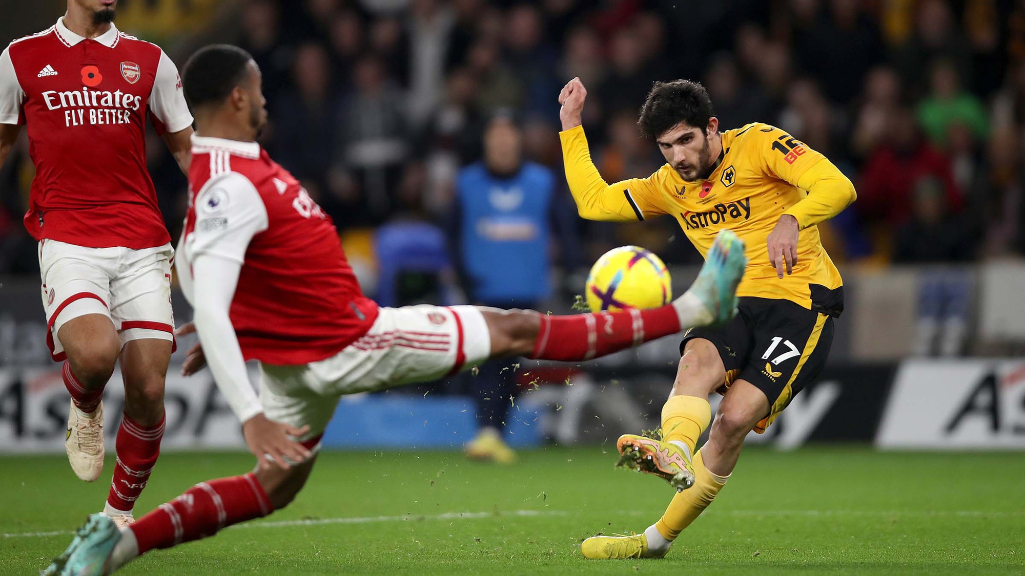 Arsenal tạo khoảng cách với Man City, HLV Arteta hết lời khen học trò - Ảnh 1.