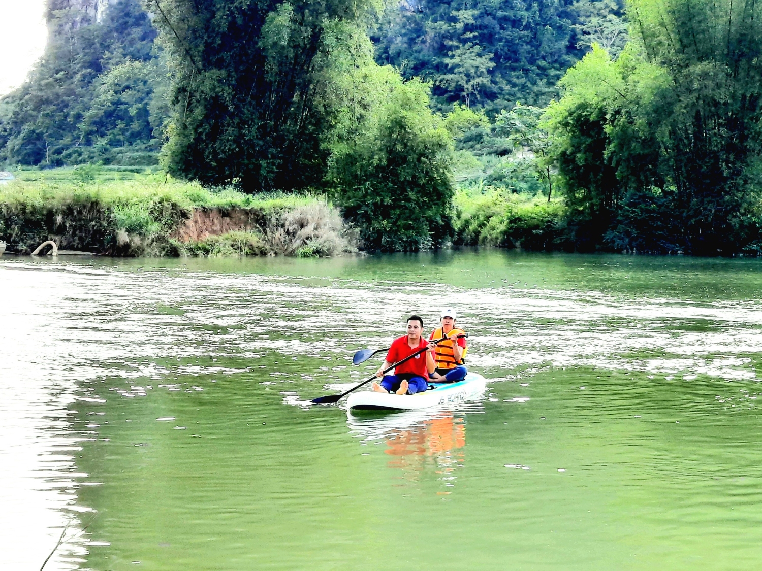 Dòng sông nào từ Trung Quốc chảy vào Việt Nam tạo ra vô số cảnh thần tiên rồi lại quay ngược về phương Bắc? - Ảnh 5.