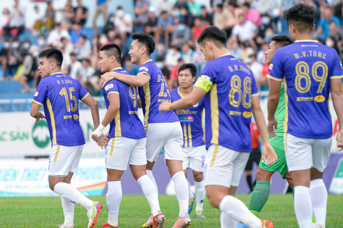 Kết quả vòng 25 V.League: Hà Nội FC vô địch sớm, Nam Định trụ hạng - Ảnh 1.