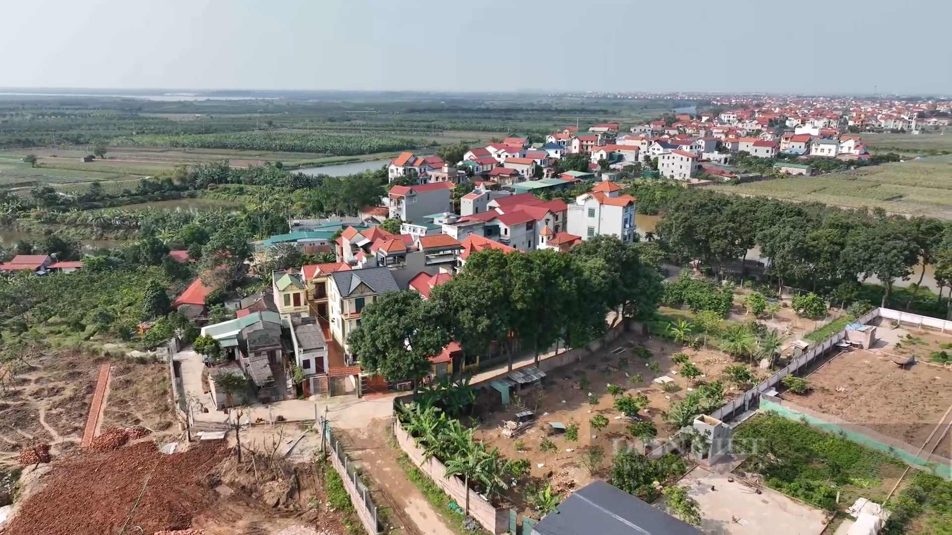 Chuyên gia chỉ ra giải pháp ngăn chặn mua, bán đất “hai giá” - Ảnh 2.