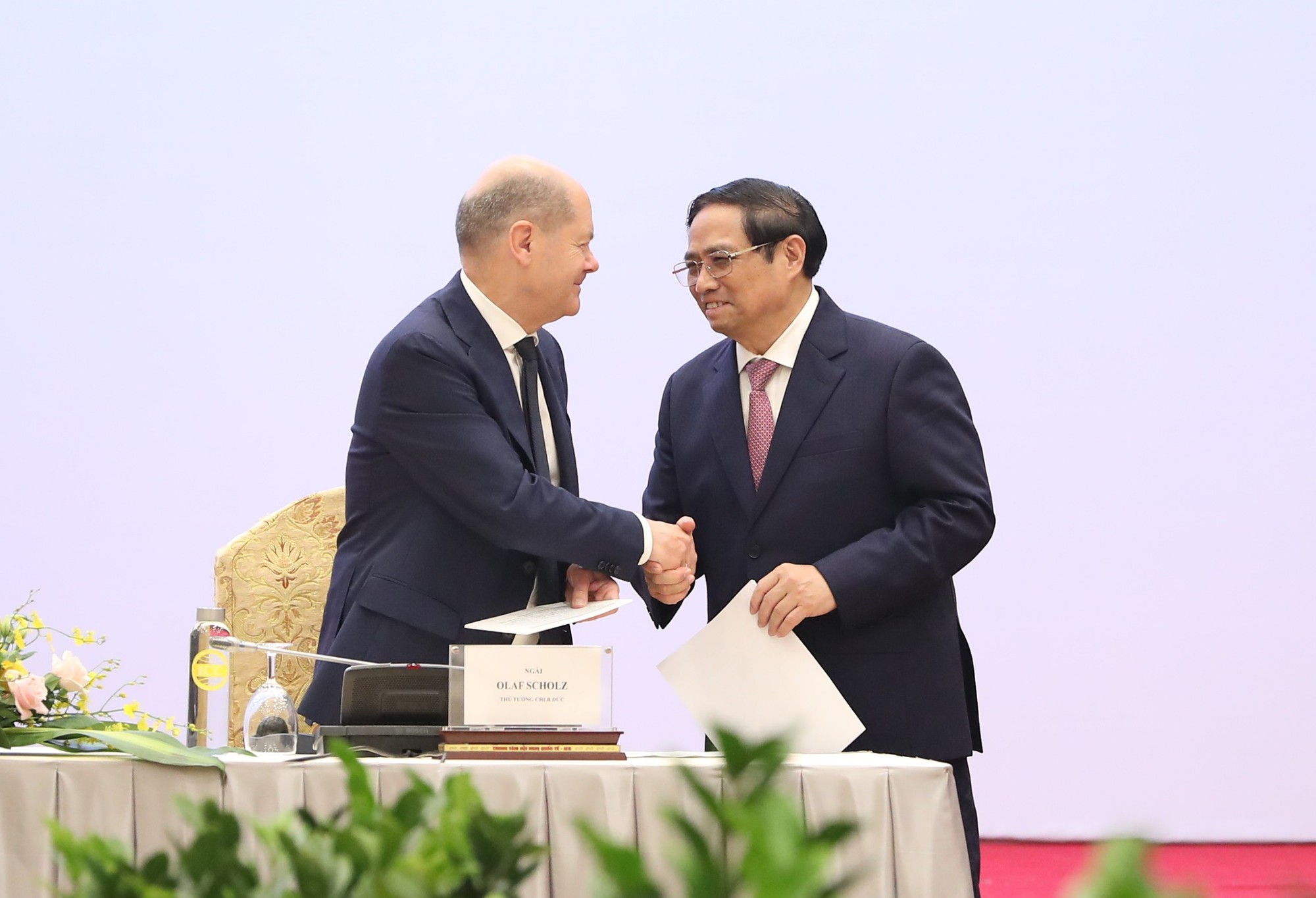 Thủ tướng Đức Olaf Scholz: Sức đề kháng của Việt Nam trong dịch bệnh rất ấn tượng - Ảnh 1.