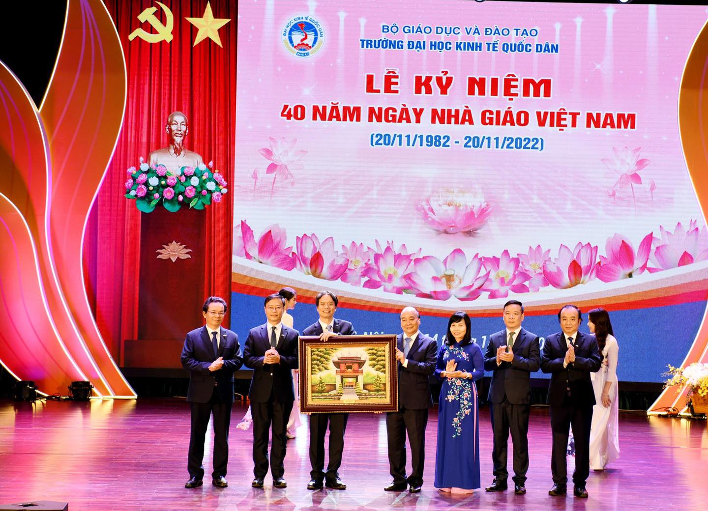 Chủ tịch nước Nguyễn Xuân Phúc: Cơ sở giáo dục đại học phải trở thành lực lượng đi tiên phong phát triển KHCN - Ảnh 2.
