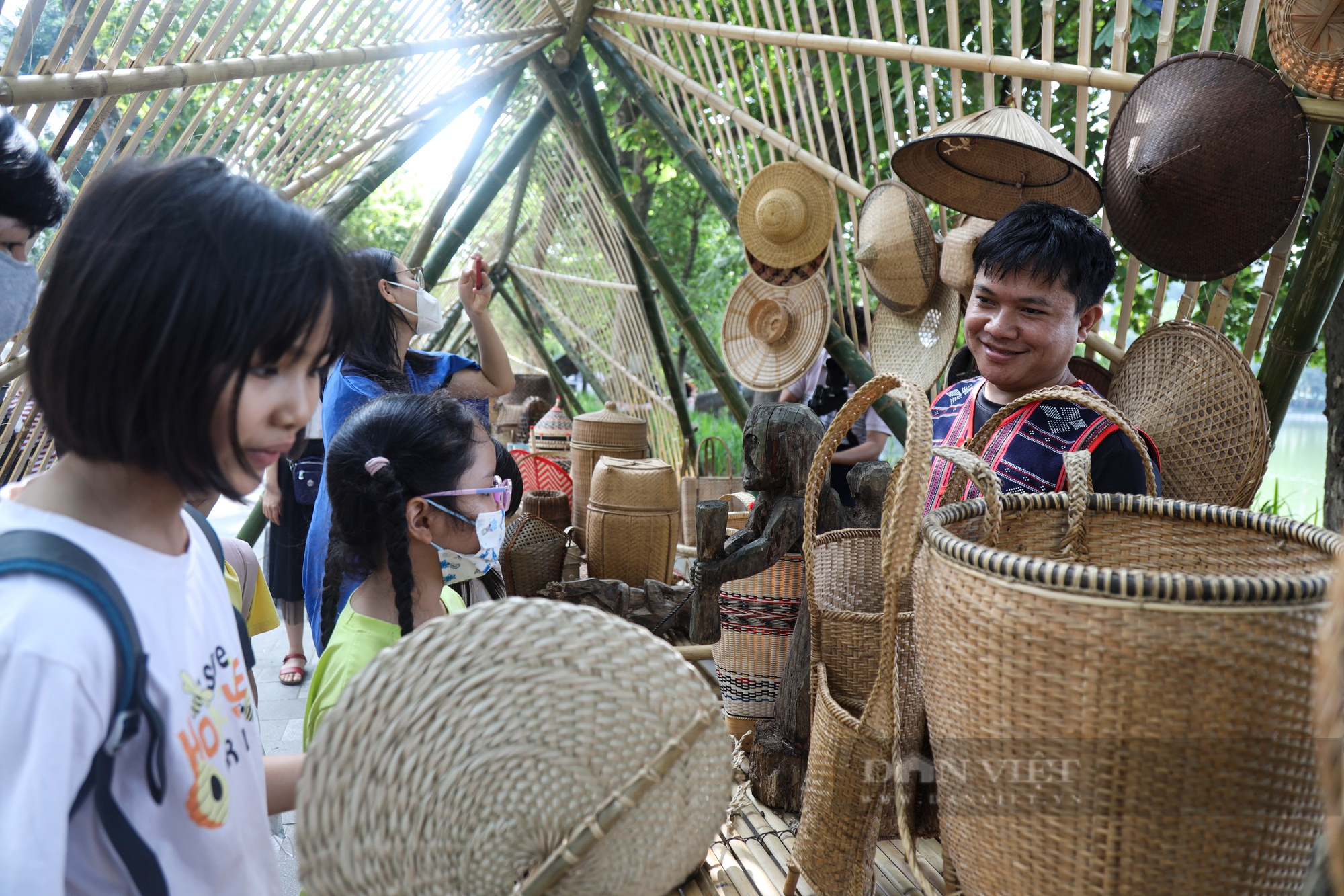 Mãn nhãn những sản phẩm sáng tạo tại Lễ hội Thiết kế sáng tạo Hà Nội 2022 - Ảnh 10.