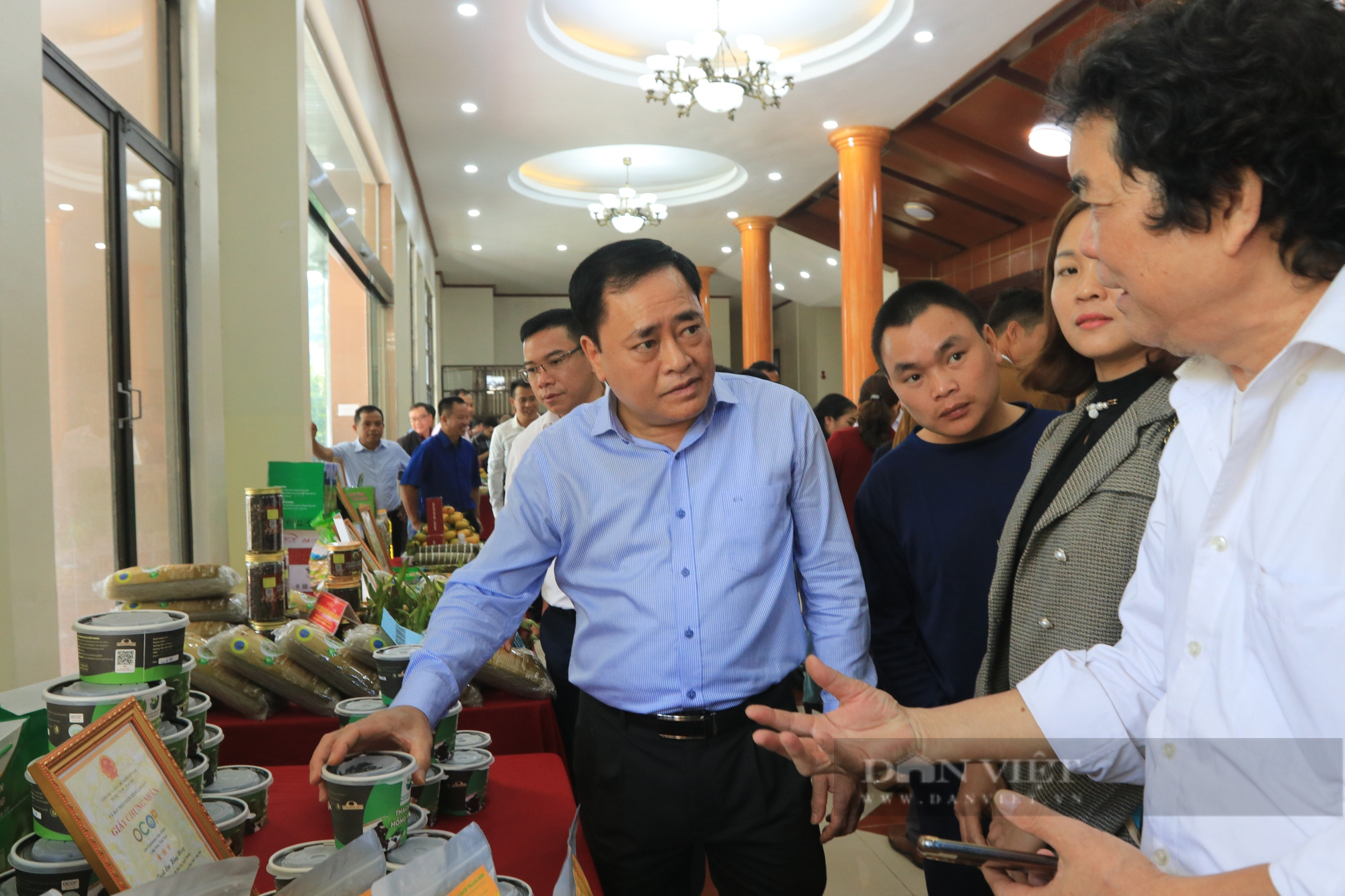 Lạng Sơn đối thoại với nông dân:   Kinh tế nông nghiệp hàng hóa bảo vệ môi trường nông thôn sinh thái  - Ảnh 1.