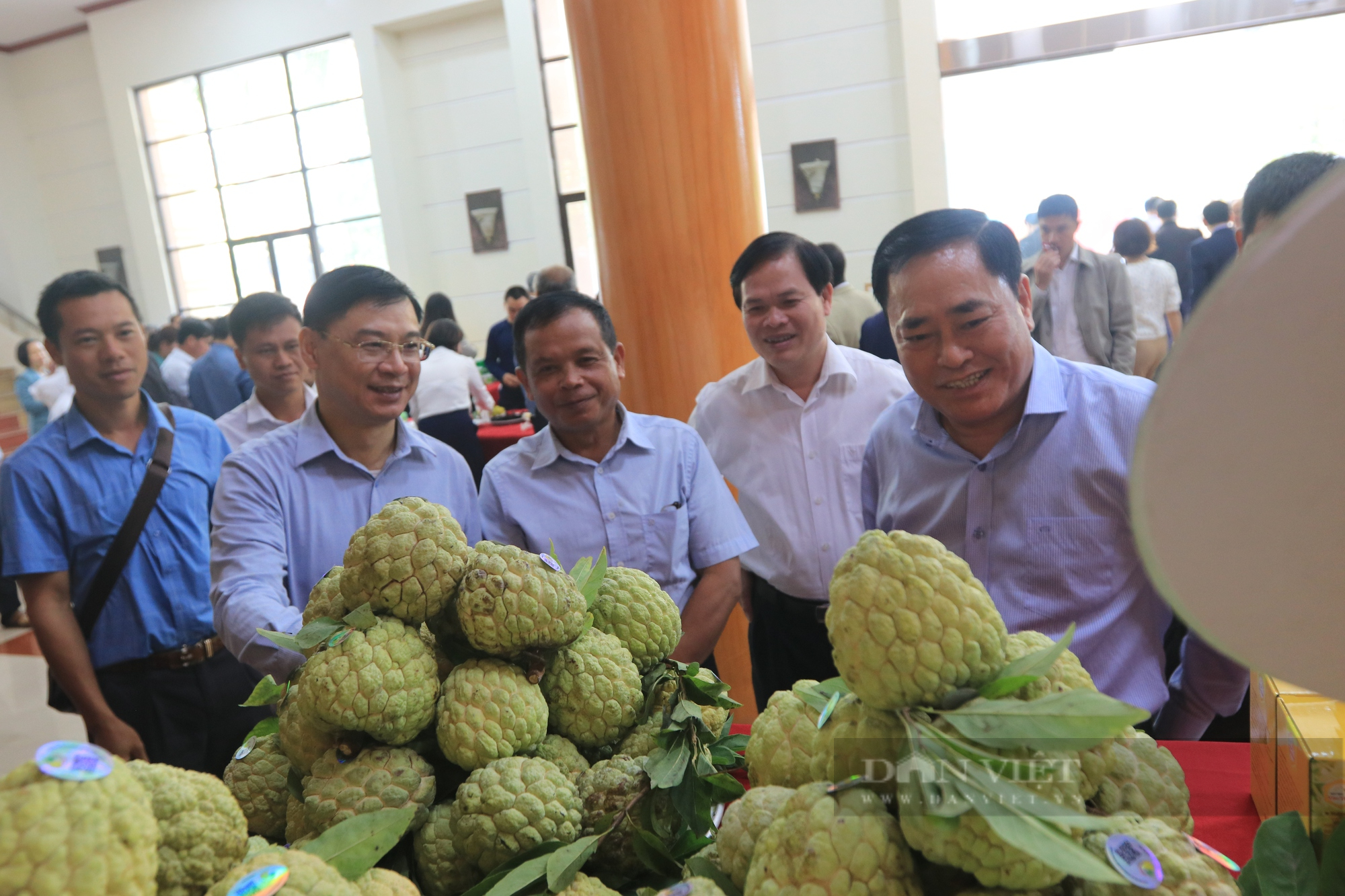 Lạng Sơn đối thoại với nông dân:   Kinh tế nông nghiệp hàng hóa bảo vệ môi trường nông thôn sinh thái  - Ảnh 2.