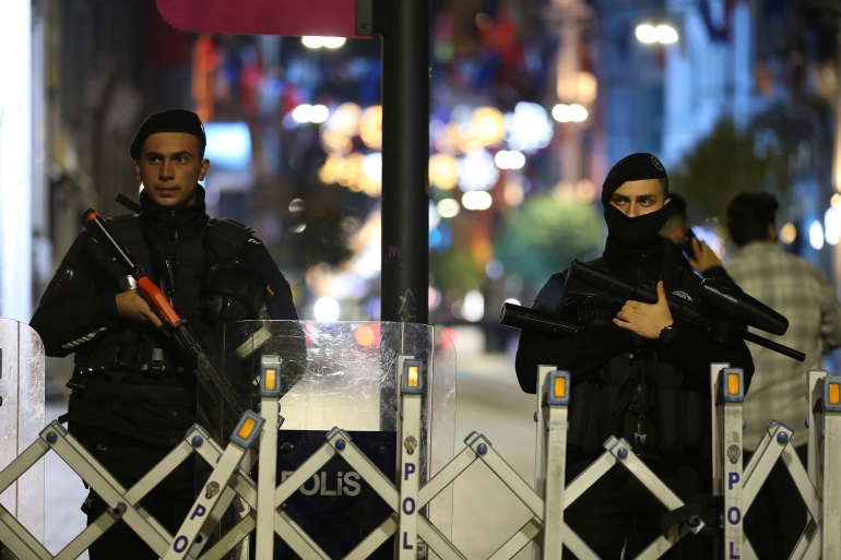 Cảnh sát Thổ Nhĩ Kỳ bắt giữ 22 người trong vụ đánh bom ở Istanbul - Ảnh 1.