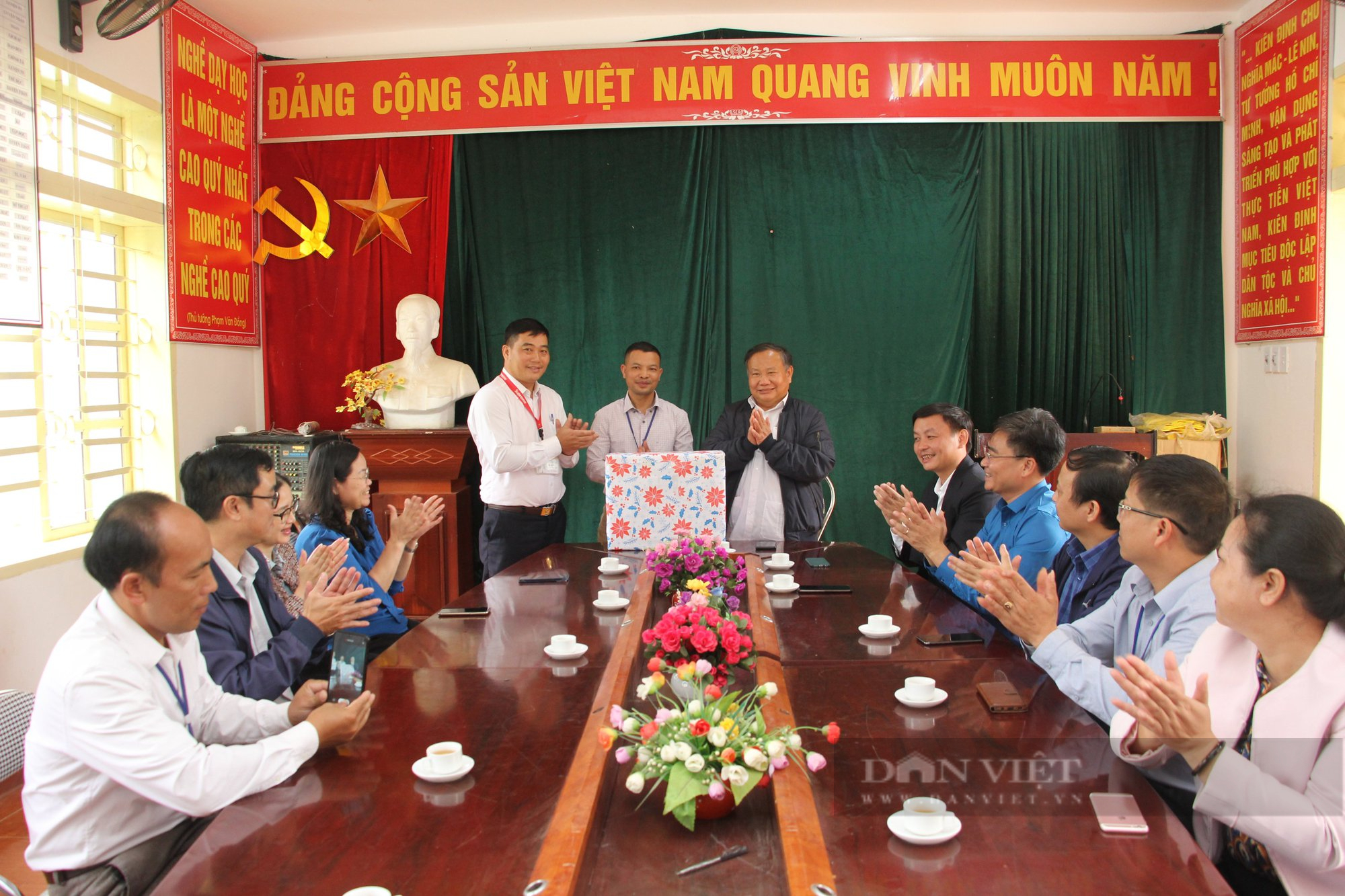 Phó Chủ tịch Trung ương Hội Nông dân Việt Nam dự ngày hội Ngày hội Đại đoàn kết toàn dân tộc tại Sơn La - Ảnh 4.
