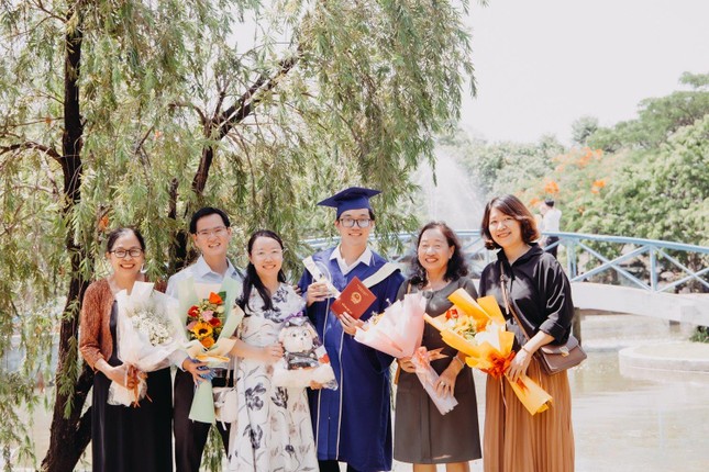 Thủ khoa tốt nghiệp Đại học Bách khoa Đà Nẵng có điểm tổng kết gần tuyệt đối - 3.98/4.0 - Ảnh 4.