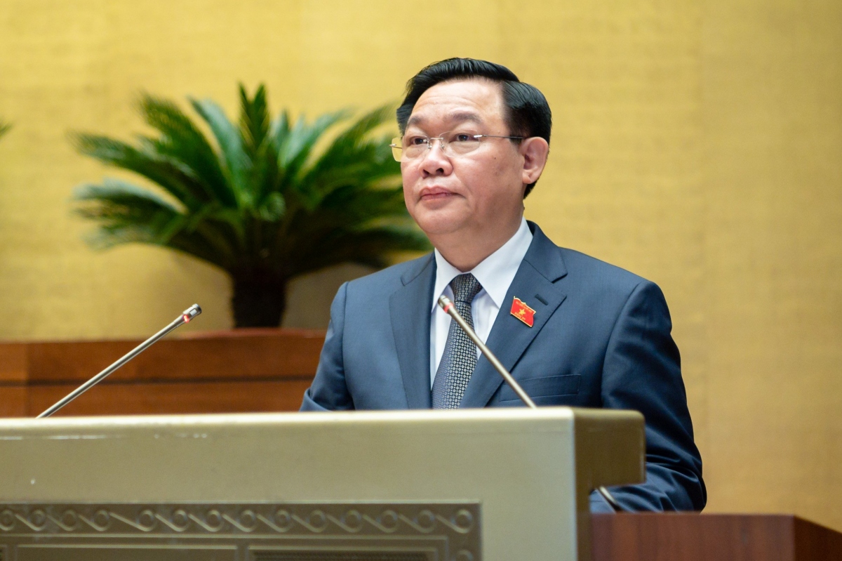 Chủ tịch Quốc hội Vương Đình Huệ: Tập trung giải quyết việc thiếu hụt xăng dầu, tình trạng nghỉ việc - Ảnh 2.