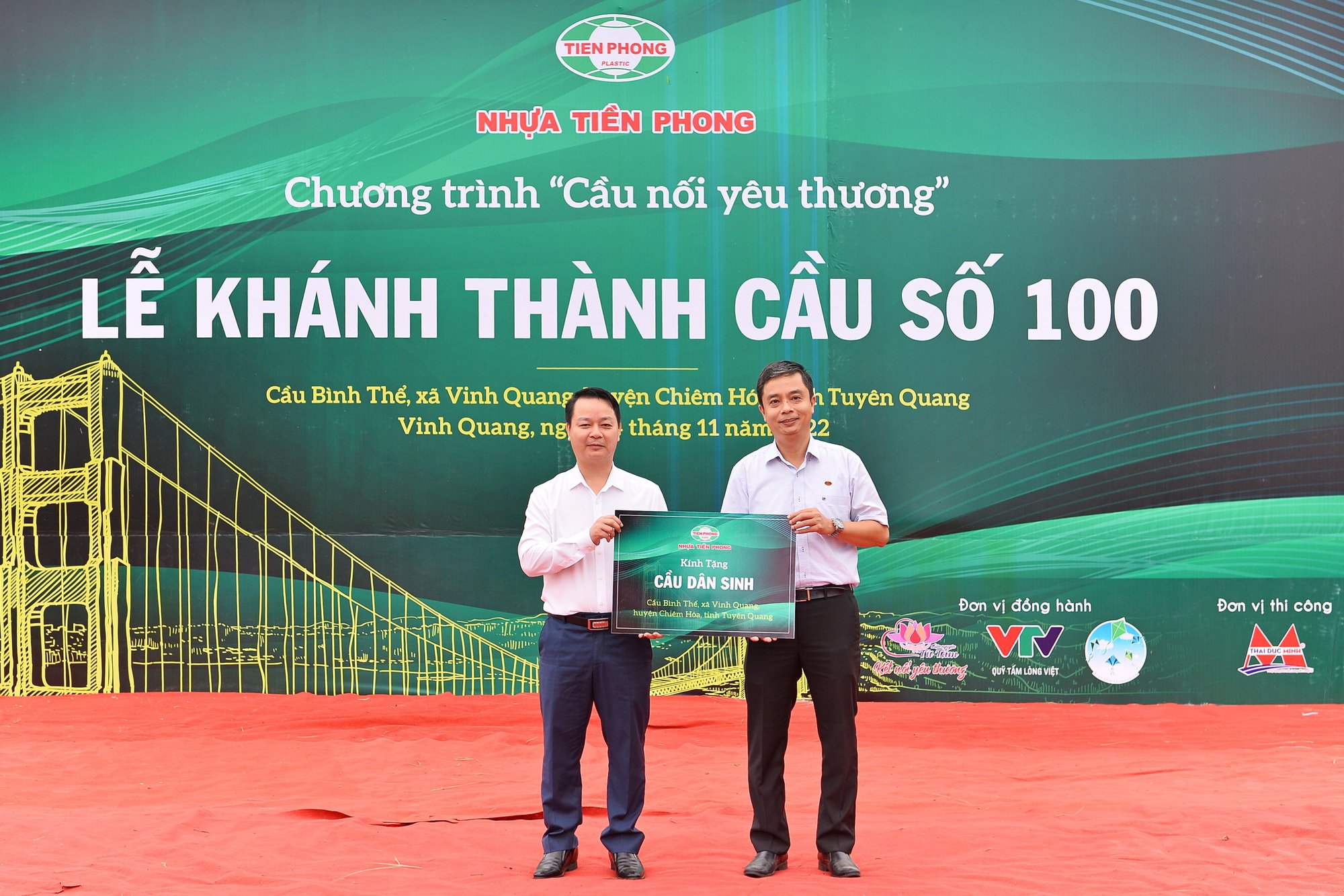 Nhựa Tiền Phong khánh thành &quot;cầu nối yêu thương&quot; số 100 trong niềm vui khôn tả của người dân tỉnh Tuyên Quang 
 - Ảnh 4.
