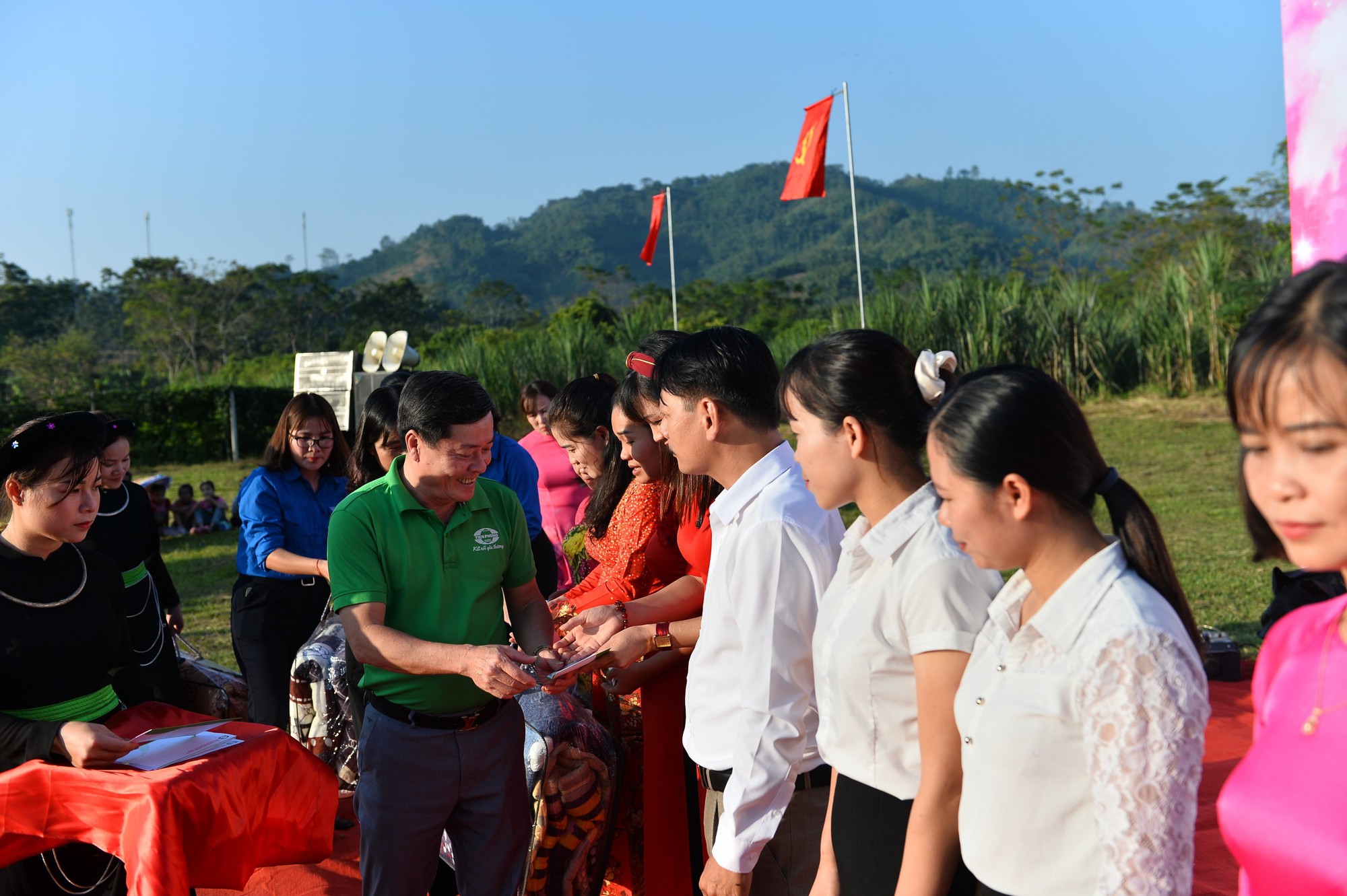 Nhựa Tiền Phong khánh thành &quot;cầu nối yêu thương&quot; số 100 trong niềm vui khôn tả của người dân tỉnh Tuyên Quang 
 - Ảnh 7.