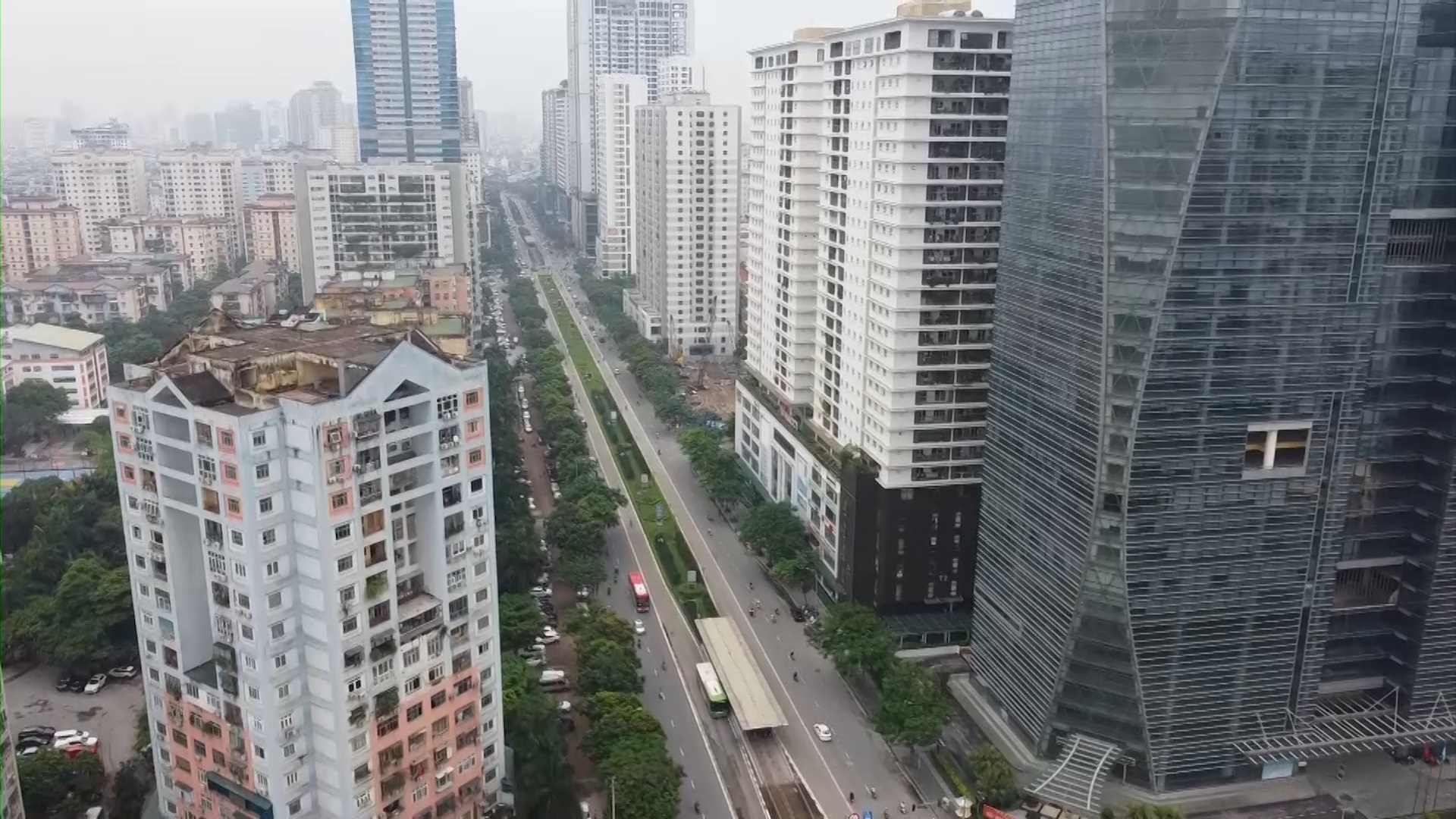 Hà Nội khẳng định quy hoạch đường Lê Văn Lương được xây nhà cao 45 tầng - Ảnh 1.