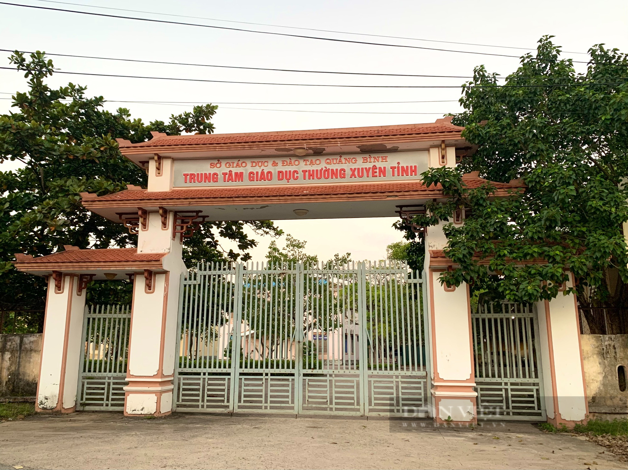 Vụ thủ quỹ Trung tâm Giáo dục thường xuyên Quảng Bình tham ô tài sản: Kỷ luật Giám đốc, khai trừ Đảng phó phòng - Ảnh 1.