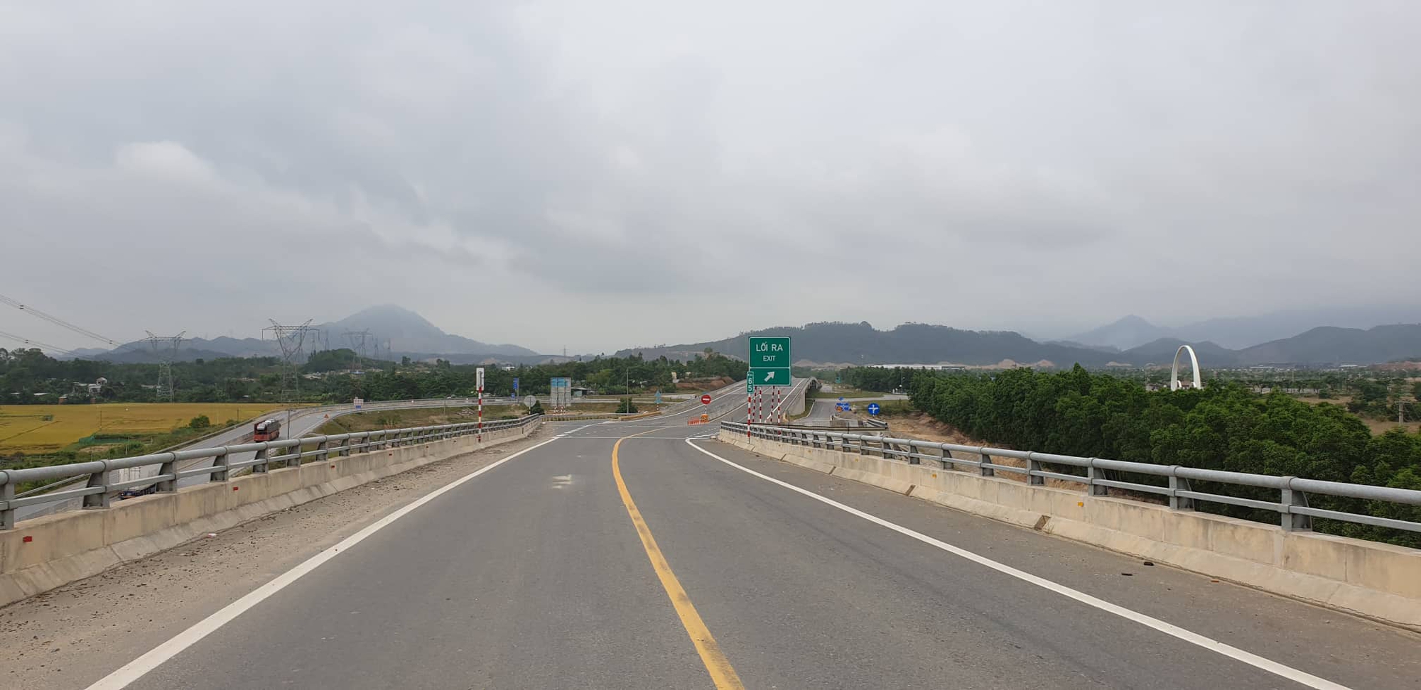 Mở rộng cao tốc La Sơn - Hòa Liên, cần khoảng hơn 3.000 tỷ đồng - Ảnh 1.