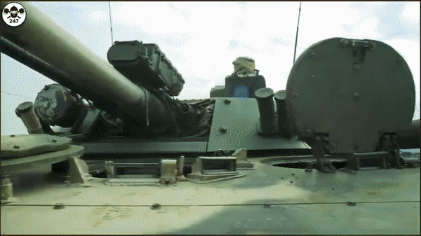 Kíp xe chiến đấu bộ binh BMP-3 Nga sống sót thần kỳ dù trúng hỏa lực Ukraine - Ảnh 17.