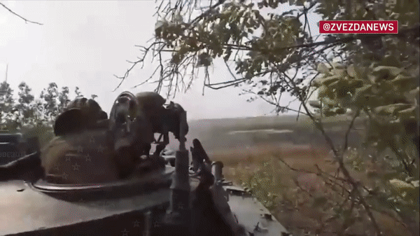 Kíp xe chiến đấu bộ binh BMP-3 Nga sống sót thần kỳ dù trúng hỏa lực Ukraine - Ảnh 2.