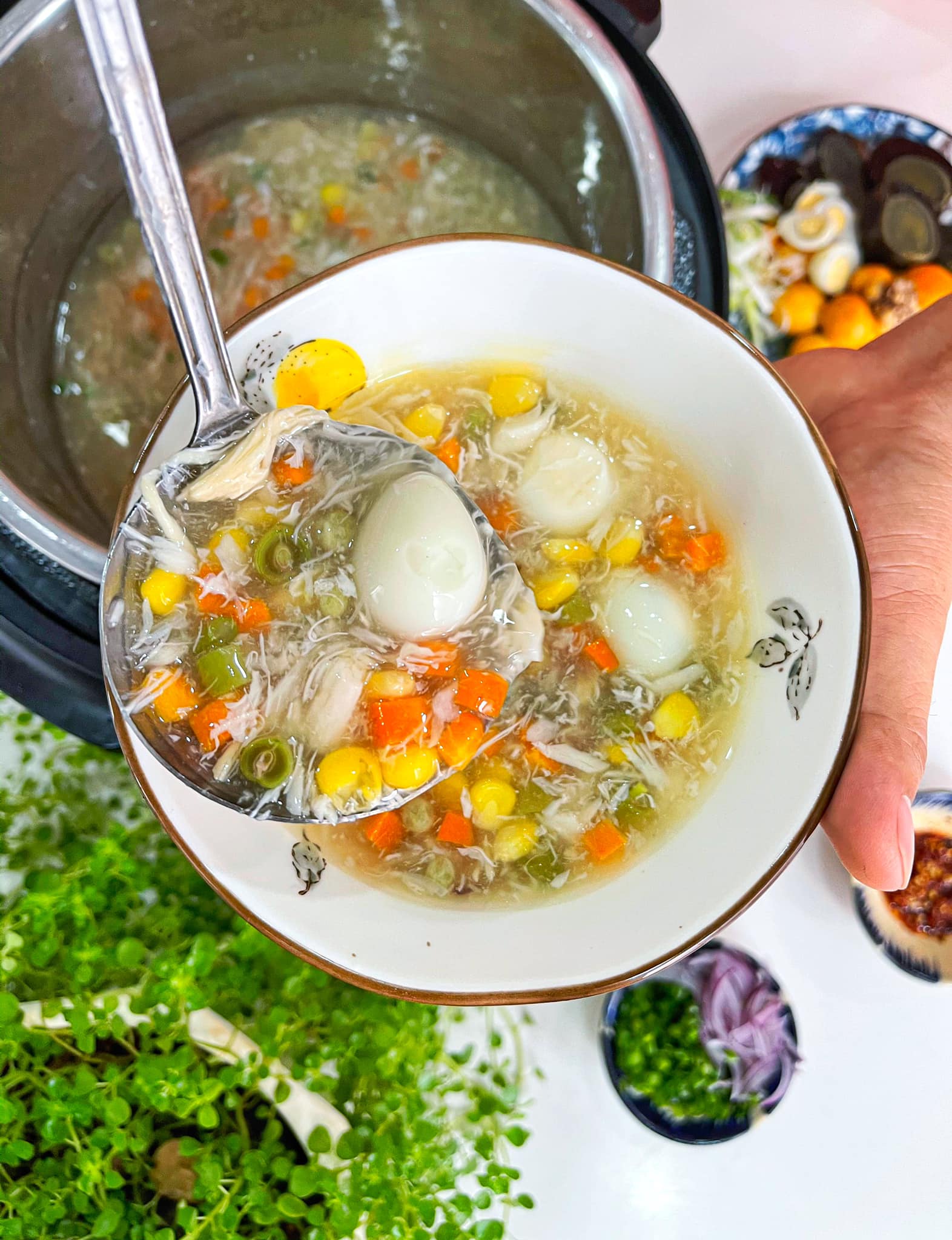Bí quyết nấu súp cua trứng bắc thảo ngon tuyệt - Ảnh 4.