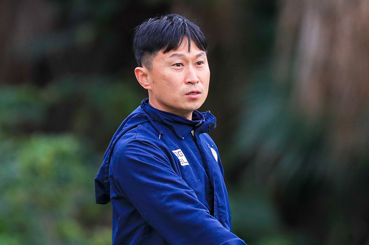 Tin tối (17/11): Giúp Hà Nội FC vô địch V.League 2022, HLV Chun Jae-ho vẫn có thể bị sa thải - Ảnh 1.