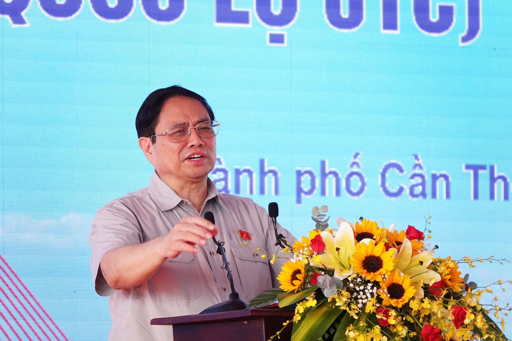 Thủ tướng Phạm Minh Chính: &quot;Phải lo đời sống hàng trăm hộ dân ảnh hưởng bởi dự án đường Vành đai phía Tây Cần Thơ&quot; - Ảnh 1.