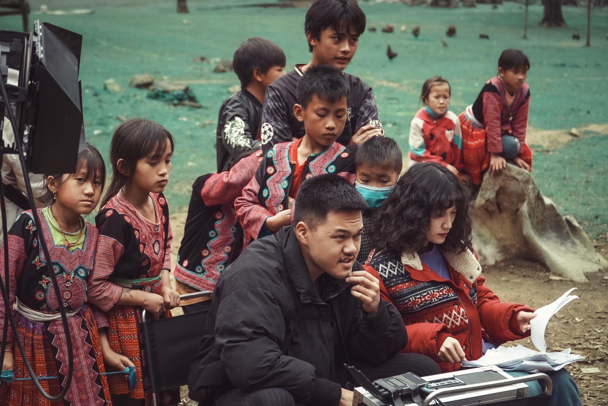 Đạo diễn trẻ kể chuyện làm phim về hôn nhân ép buộc của người H'Mông - Ảnh 2.