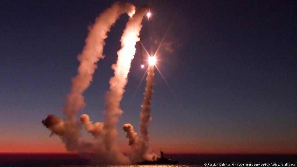 Ukraine gặp rắc rối lớn khi tên lửa rơi trên đất Ba Lan là của hệ thống phòng không S-300 - Ảnh 6.