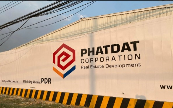 Phát Đạt (PDR): Cổ phiếu liên tục giảm sàn là do.…cổ đông bị "ép bán"