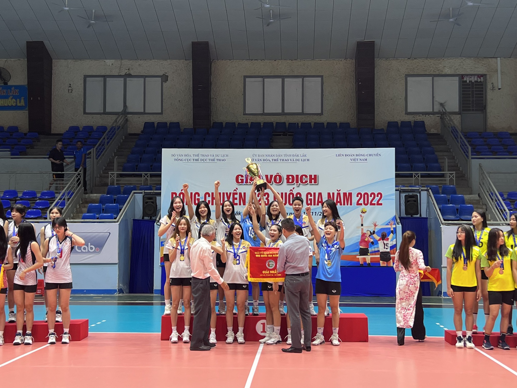 Đội Bóng chuyền nữ VietinBank xuất sắc bảo vệ thành công ngôi vô địch Giải vô địch Bóng chuyền U23 Quốc gia 2022  - Ảnh 3.