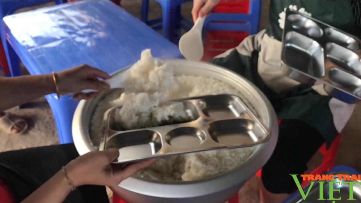 Sơn La: Nâng cao chất lượng bữa ăn cho học sinh bán trú - Ảnh 7.