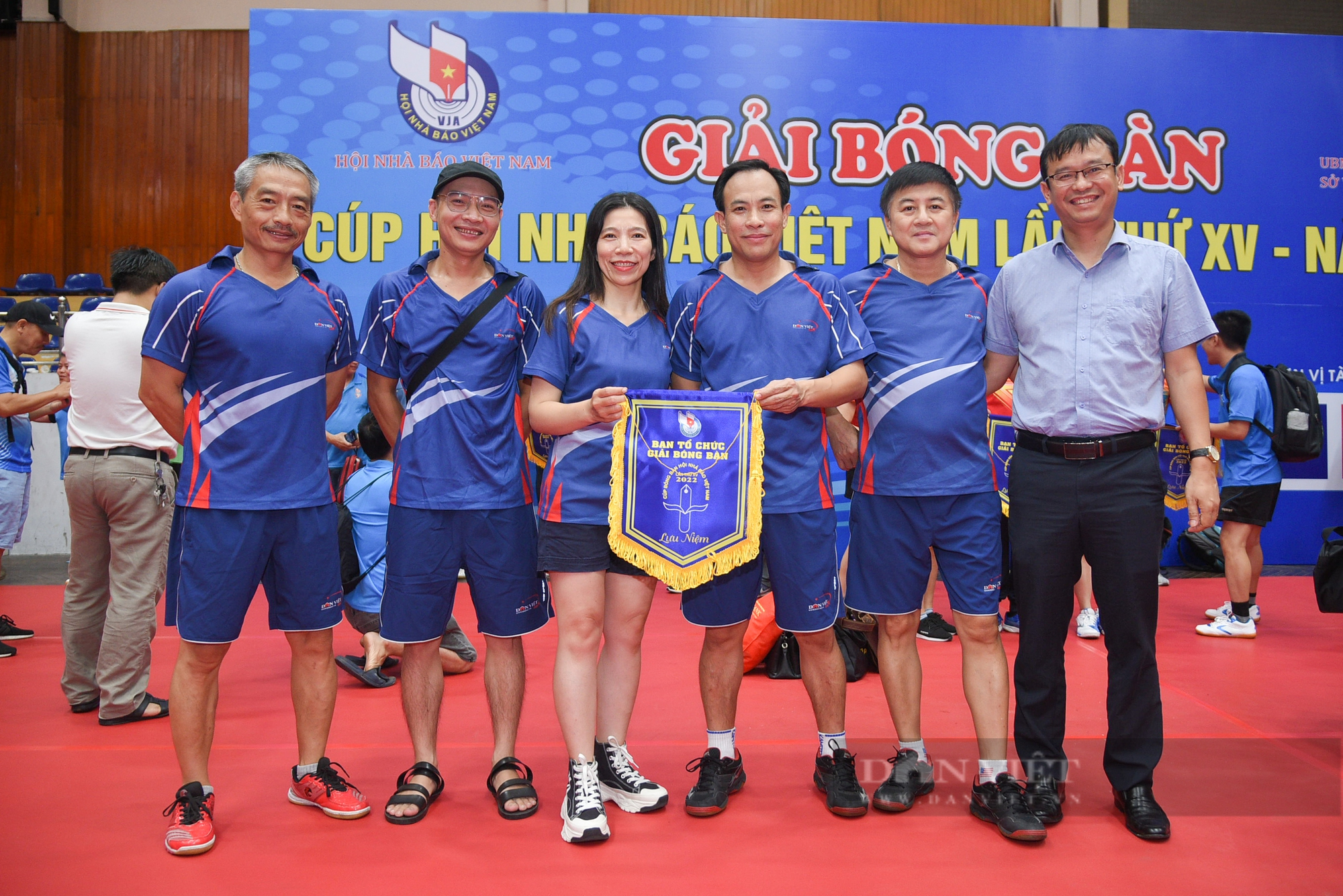 Báo NTNN/Dân Việt giành chiến thắng đầu tiên tại Giải Bóng bàn Cúp Hội nhà báo Việt Nam lần thứ XV - Ảnh 8.