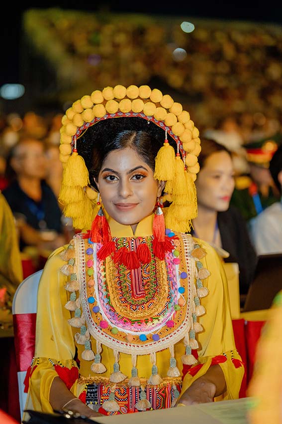Lần đầu tiên các thí sinh Hoa hậu Du lịch Thế giới xuất hiện trong trang phục các dân tộc Việt Nam - Ảnh 3.