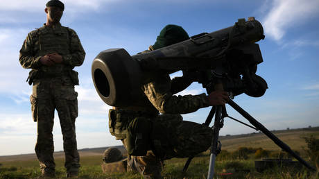 CNN: Mỹ sắp hết vũ khí để trao cho Ukraine  - Ảnh 1.
