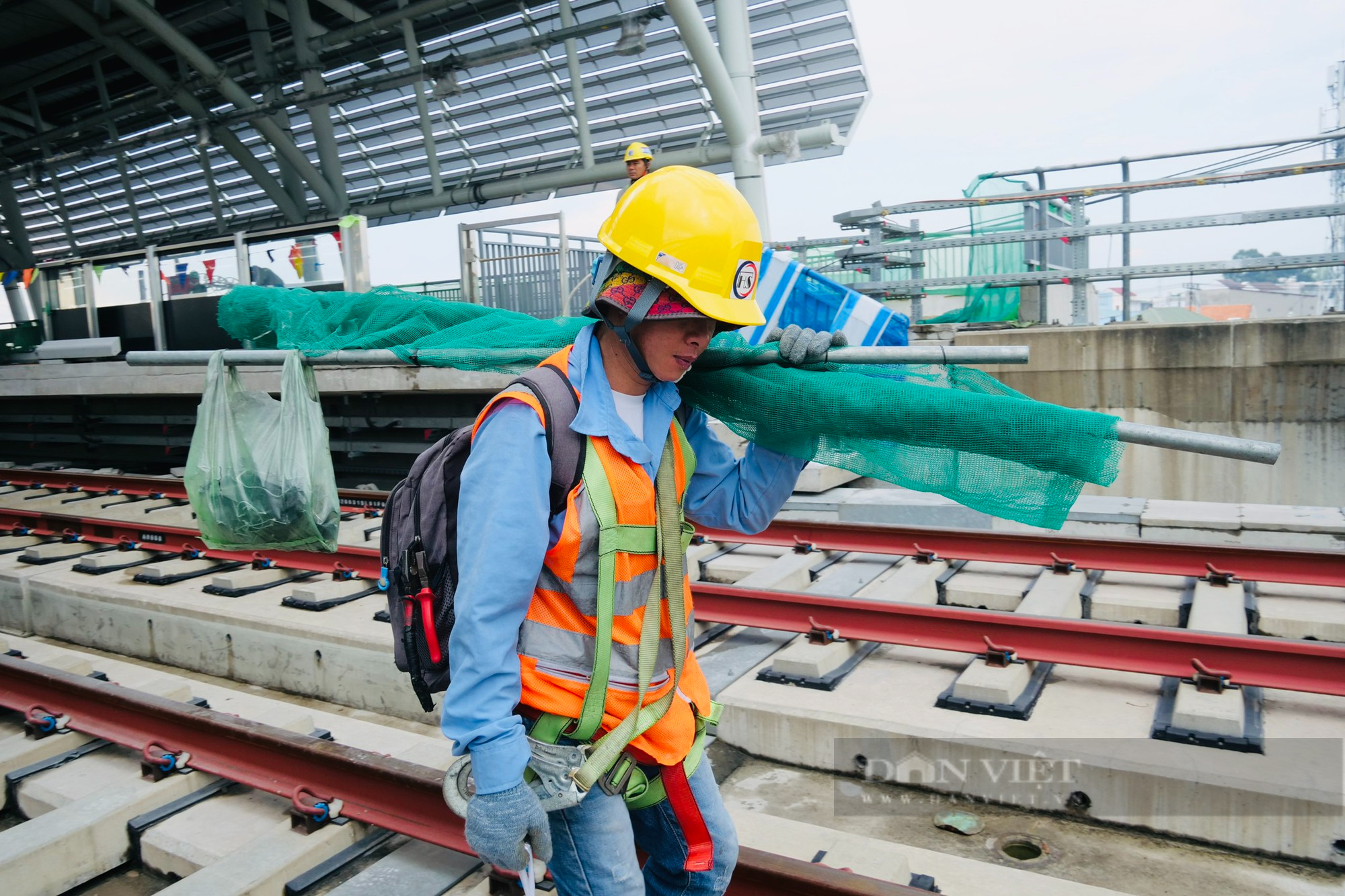 Xem công nhân đẩy nhanh tiến độ nhà ga khu công nghệ cao của tuyến metro số 1  - Ảnh 4.