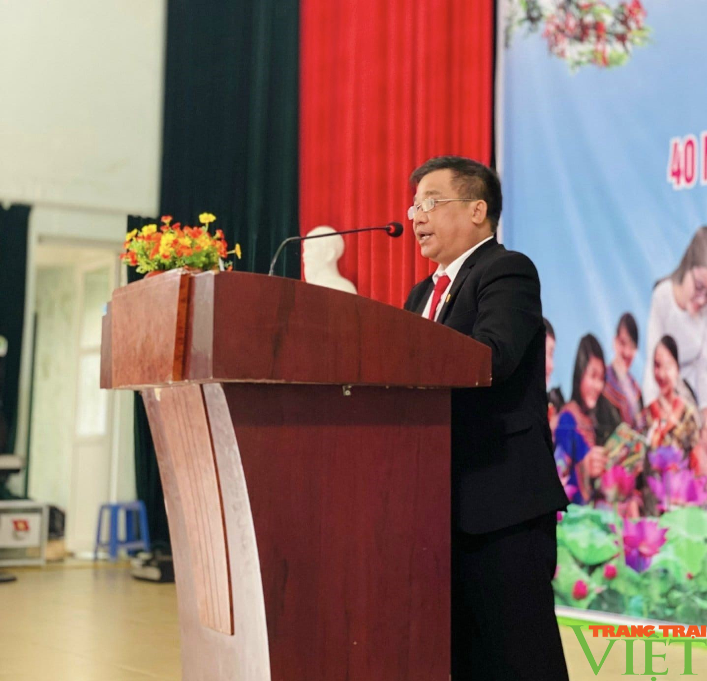 Trường PTDT Nội trú Quỳnh Nhai kỷ niệm ngày Nhà giáo Việt Nam - Ảnh 3.