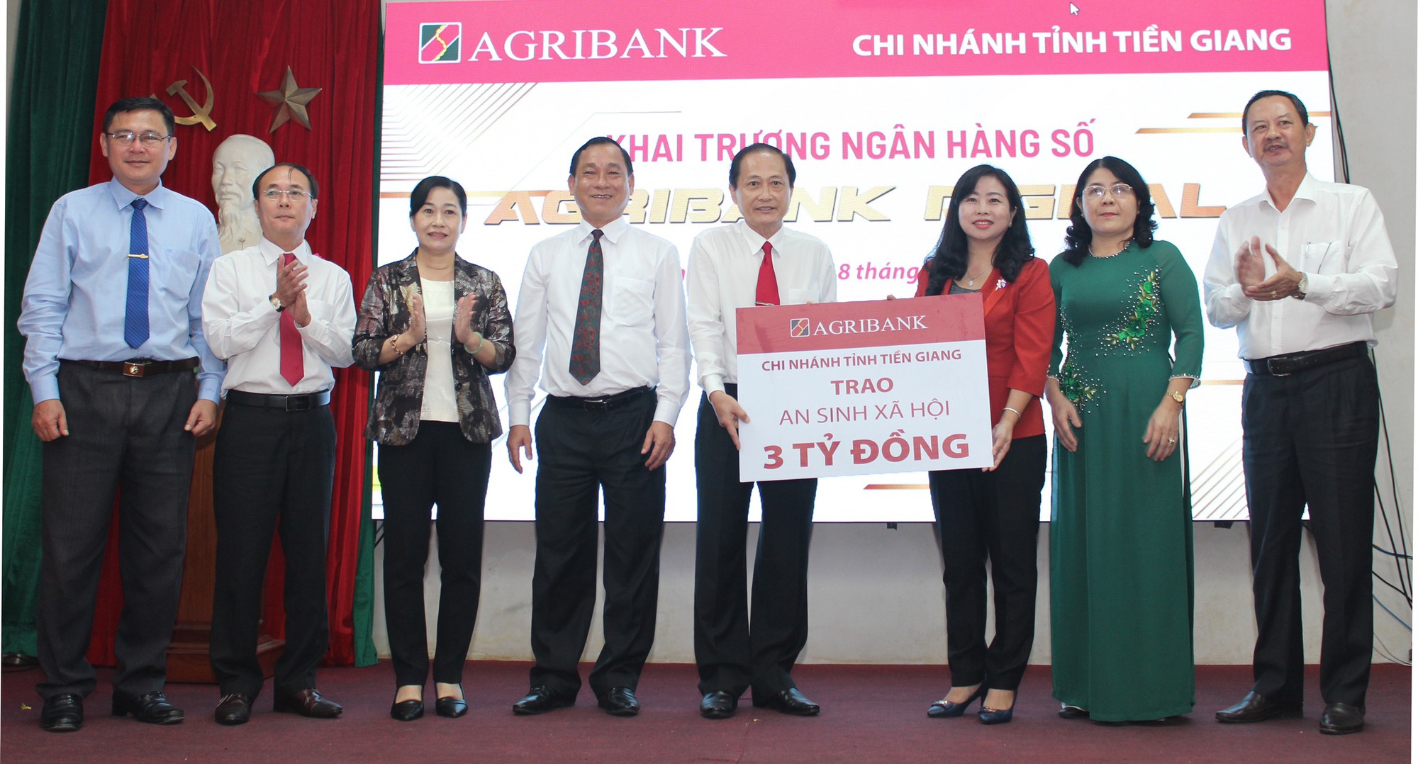Agribank đưa vào hoạt động ngân hàng số đầu tiên tại Tiền Giang - Ảnh 4.