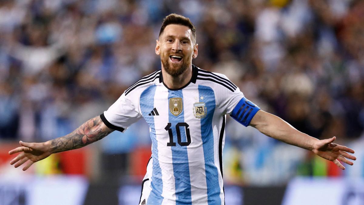 Rooney tuyên bố Messi là số một, Argentina sẽ vô địch World Cup 2022 - Ảnh 1.