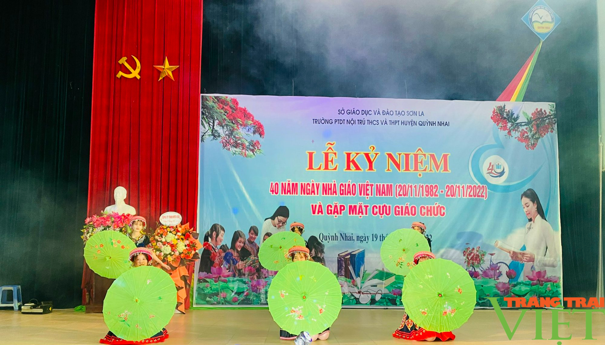 Trường PTDT Nội trú Quỳnh Nhai kỷ niệm ngày Nhà giáo Việt Nam - Ảnh 1.
