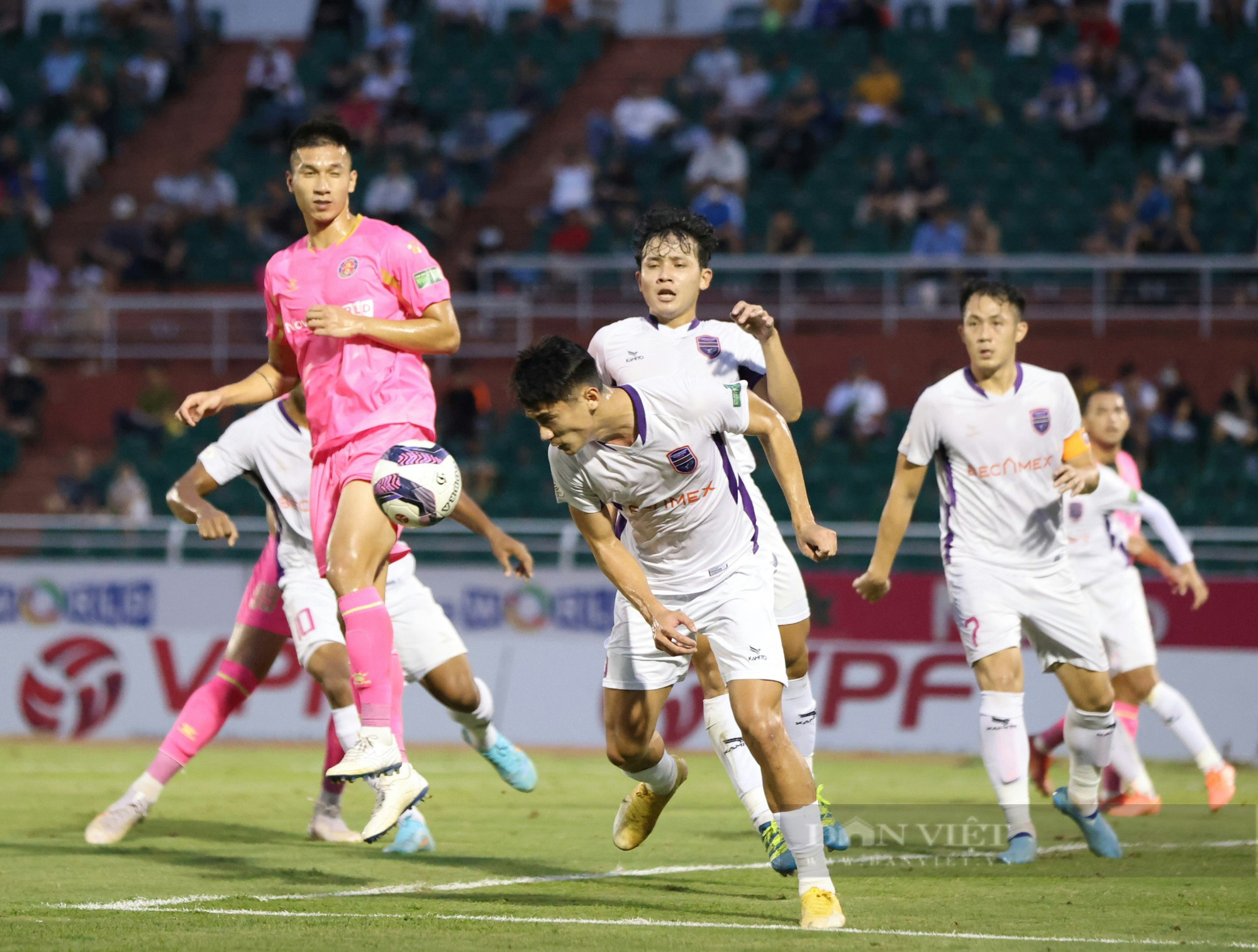 Sài Gòn FC ngậm ngùi rời V.league - Ảnh 2.