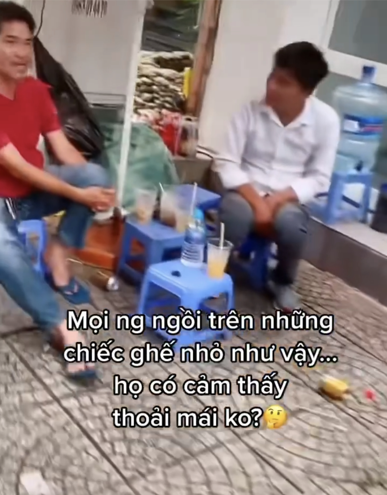 Du khách nước ngoài nhận xét Việt Nam có phong cách ăn uống độc đáo - Ảnh 12.