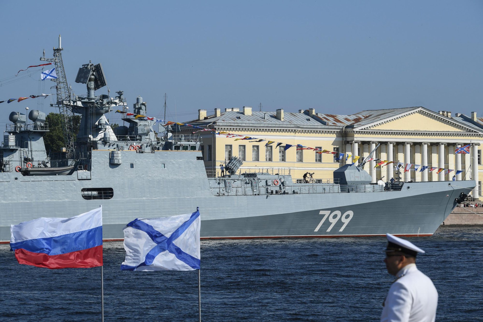Nga công bố hình ảnh chiến hạm Đô đốc Makarov sau thông tin &quot;bị bắn cháy&quot; - Ảnh 15.