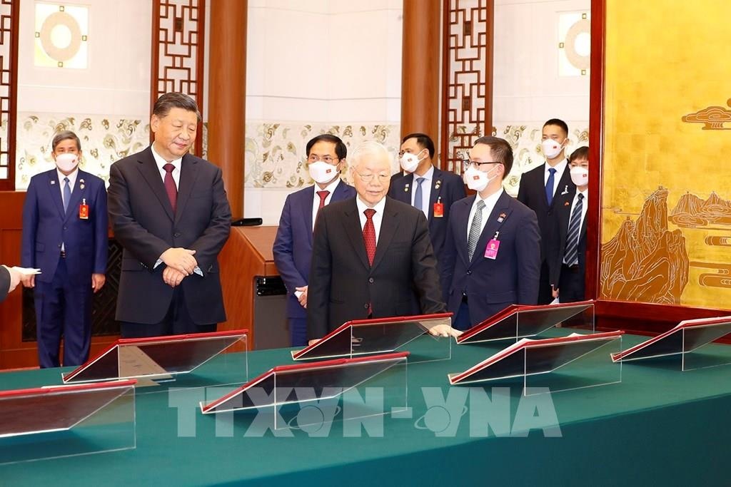 Bộ trưởng Bùi Thanh Sơn trả lời báo chí về chuyến thăm Trung Quốc - Ảnh 2.