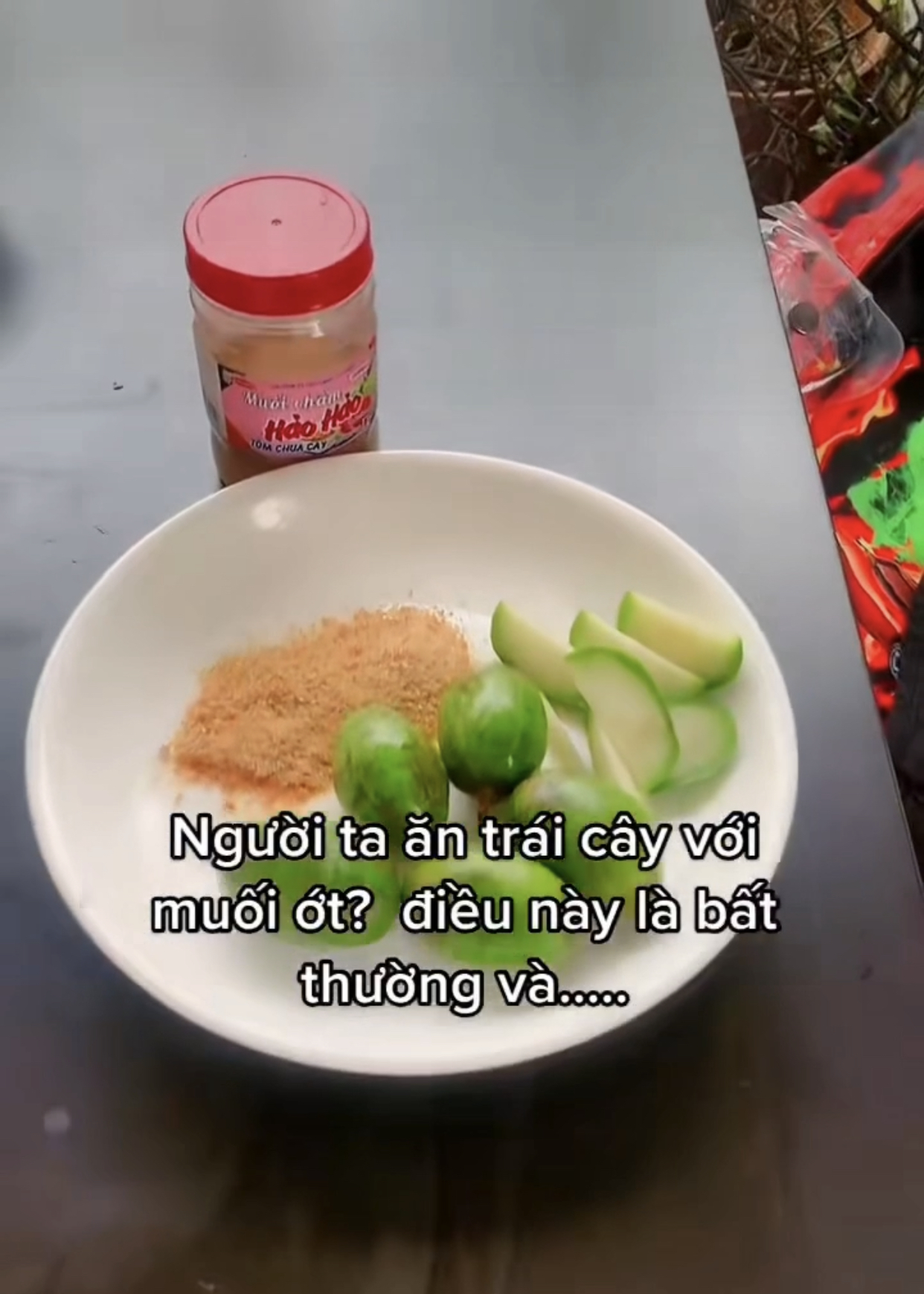 Du khách nước ngoài nhận xét Việt Nam có phong cách ăn uống độc đáo - Ảnh 5.