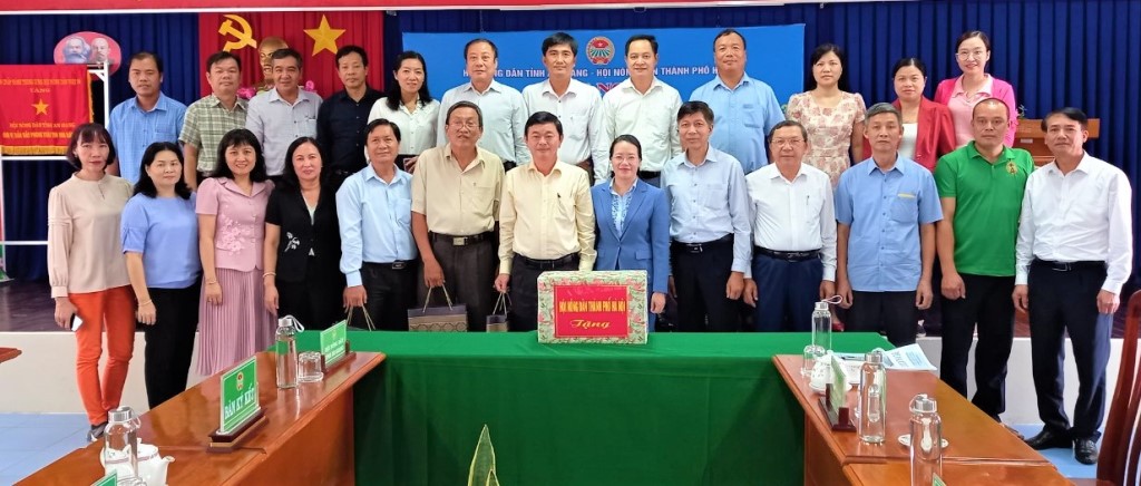 Hội Nông dân tỉnh An Giang ký kết chương trình phối hợp hoạt động với Hội Nông dân TP Hà Nội  - Ảnh 2.