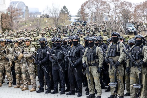 Xung đột Nga-Ukraine: Nổ lớn trong khách sạn tập trung đông binh lính Chechnya ở Donetsk - Ảnh 1.
