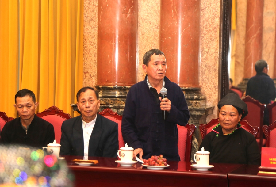 Chủ tịch nước Nguyễn Xuân Phúc gặp mặt người có uy tín tiêu biểu trong đồng bào dân tộc thiểu số tỉnh Hà Giang - Ảnh 5.