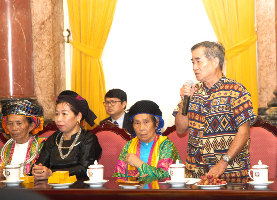Chủ tịch nước Nguyễn Xuân Phúc gặp mặt người có uy tín tiêu biểu trong đồng bào dân tộc thiểu số tỉnh Hà Giang - Ảnh 4.