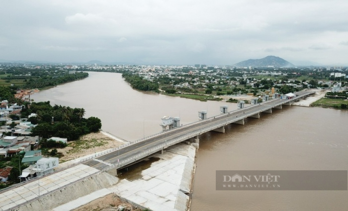 Ninh Thuận: Sẽ hỗ trợ sữa chữa nhà dân bị nứt do thi công đập hạ lưu Sông Dinh - Ảnh 1.