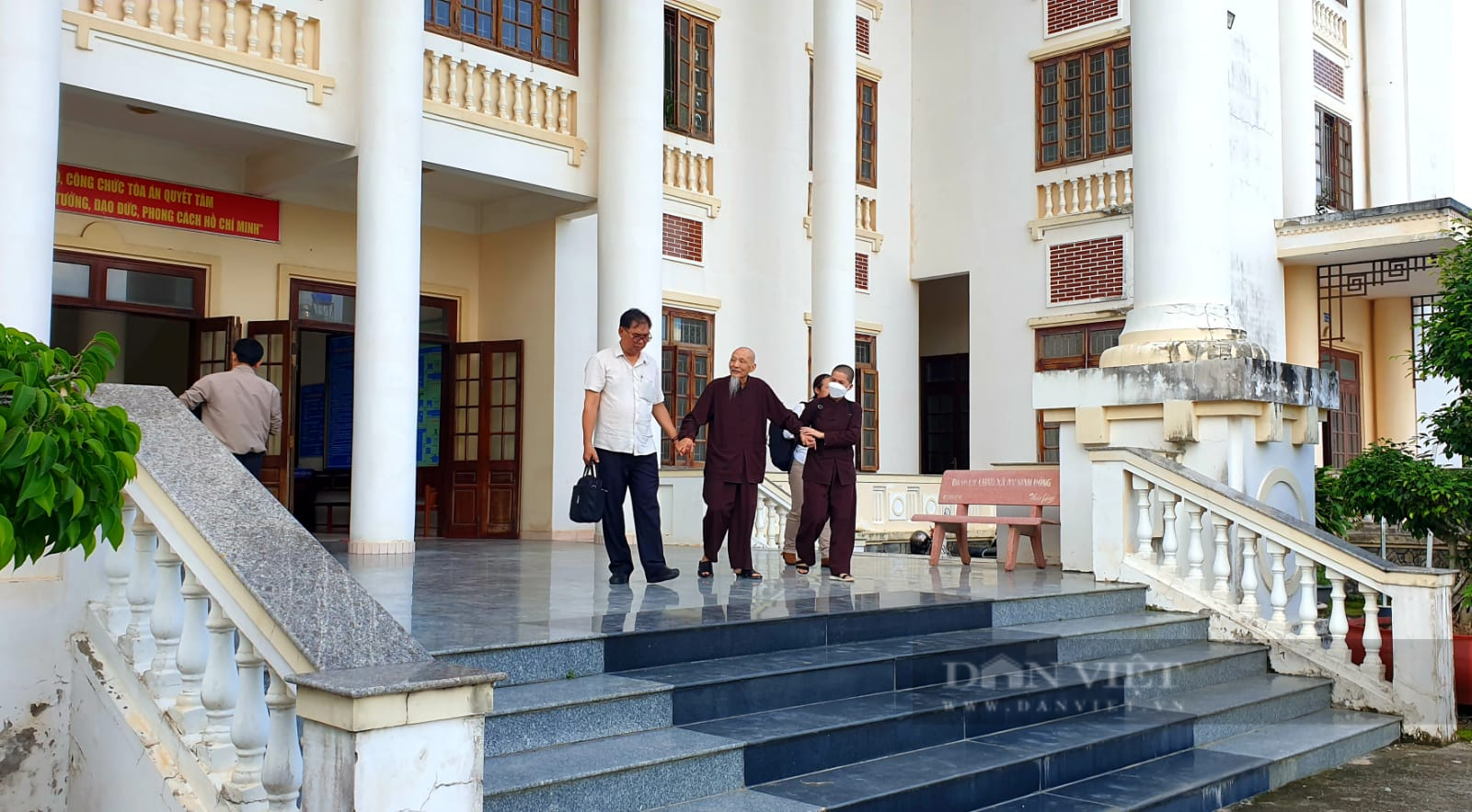 Tuyên án vụ Tịnh thất Bồng Lai: Bị cáo Lê Tùng Vân lãnh 5 năm tù - Ảnh 2.
